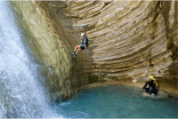 5 of the best waterfall rappelling locations